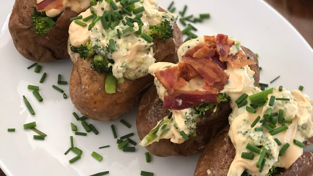 Cheesy Broccoli Baked Potatoes